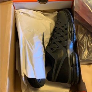 size 8 men’s nike’s